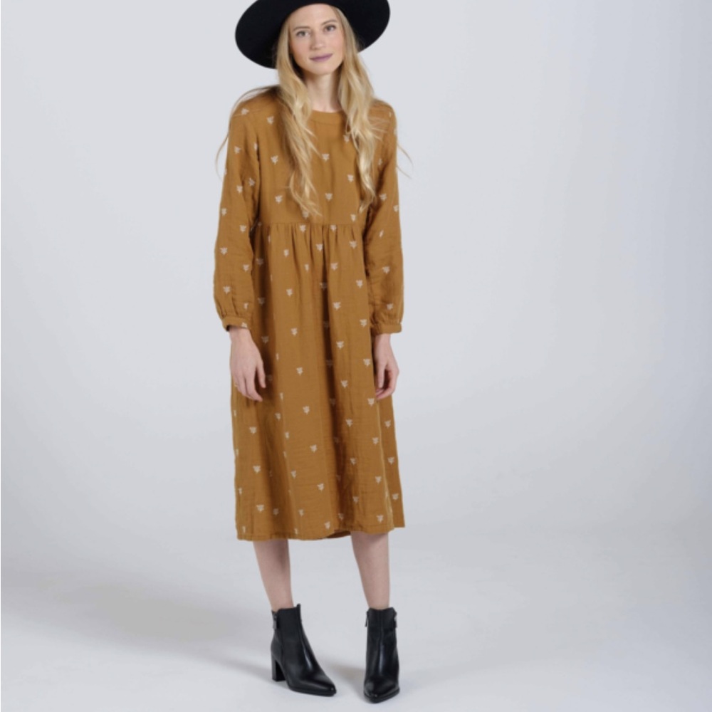 Rylee + Cru Mustard Brown Long Sleeve Midi Dress with Subtle Dot Print - Picture 2 of 13